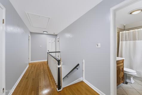 1092 Merlin Drive Niskayuna NY 12309