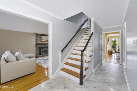 1092 Merlin Drive Niskayuna NY 12309