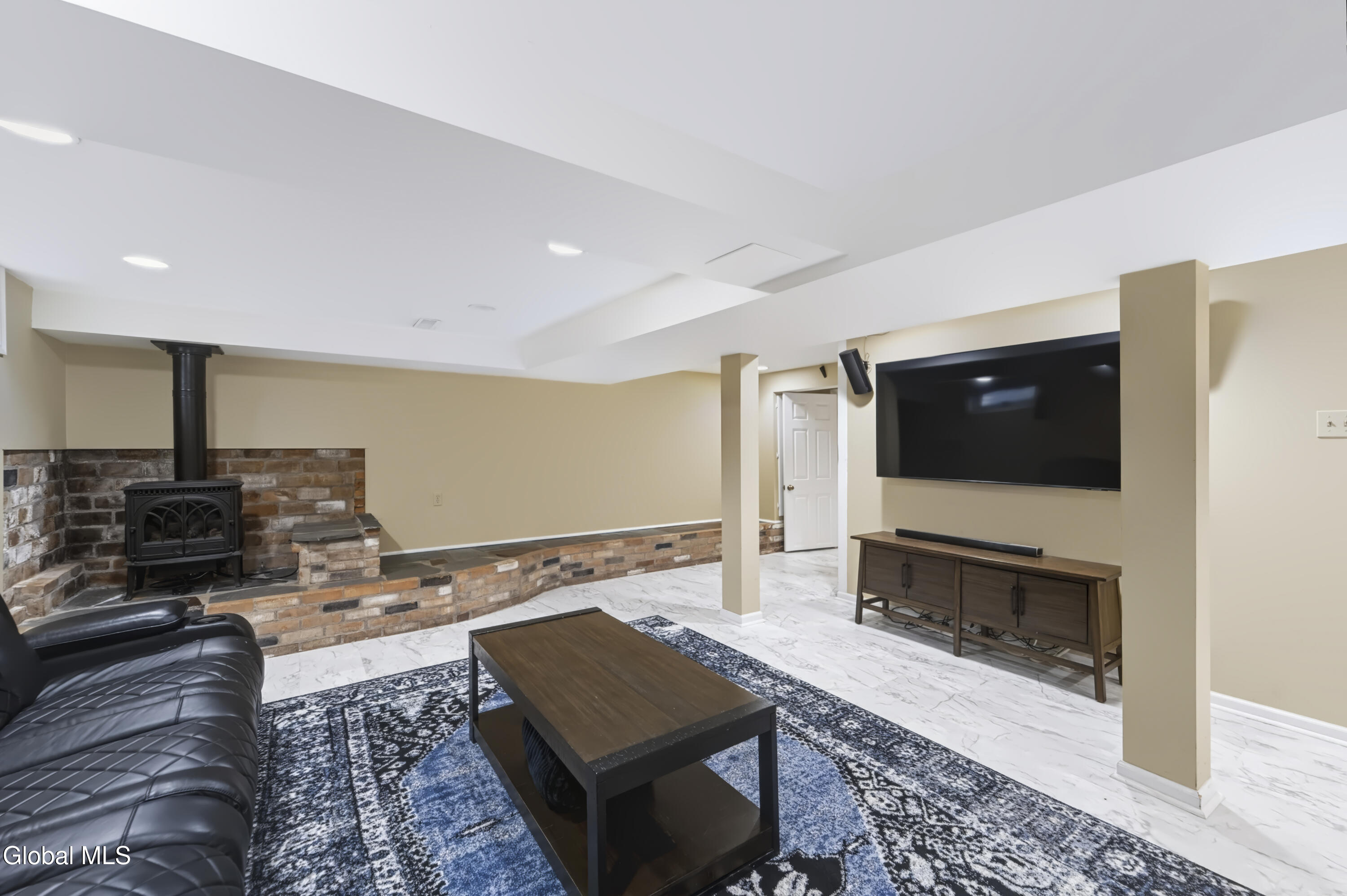 1092 Merlin Drive Niskayuna NY 12309