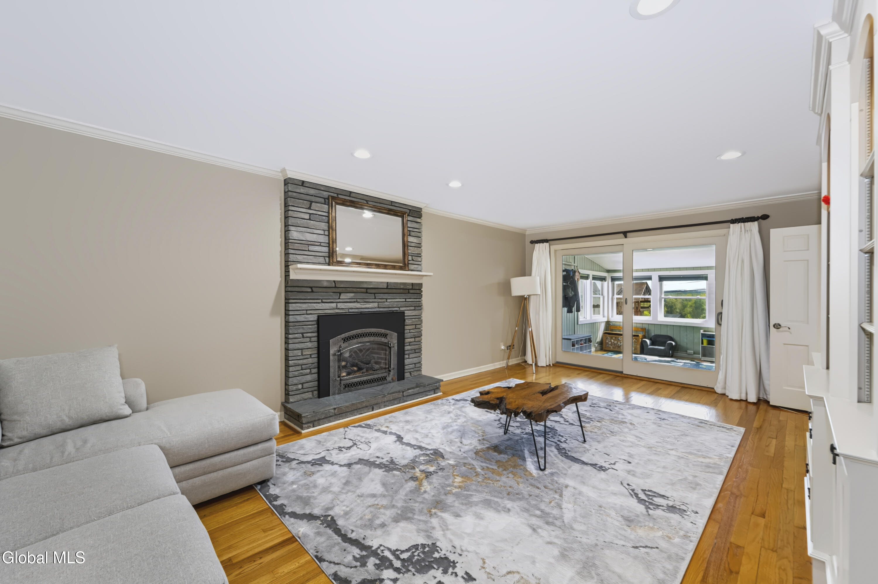 1092 Merlin Drive Niskayuna NY 12309