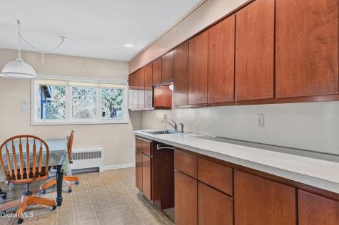 5873 Veeder Road Slingerlands NY 12159