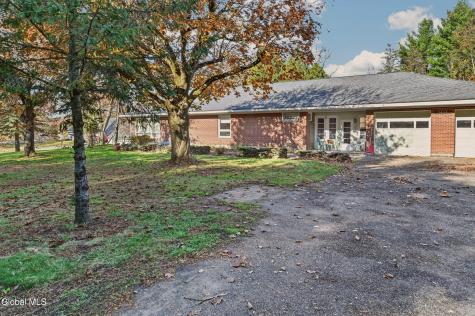 5873 Veeder Road Slingerlands NY 12159