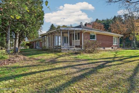 5873 Veeder Road Slingerlands NY 12159