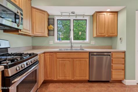 504 Nathaniel Drive Schenectady NY 12303