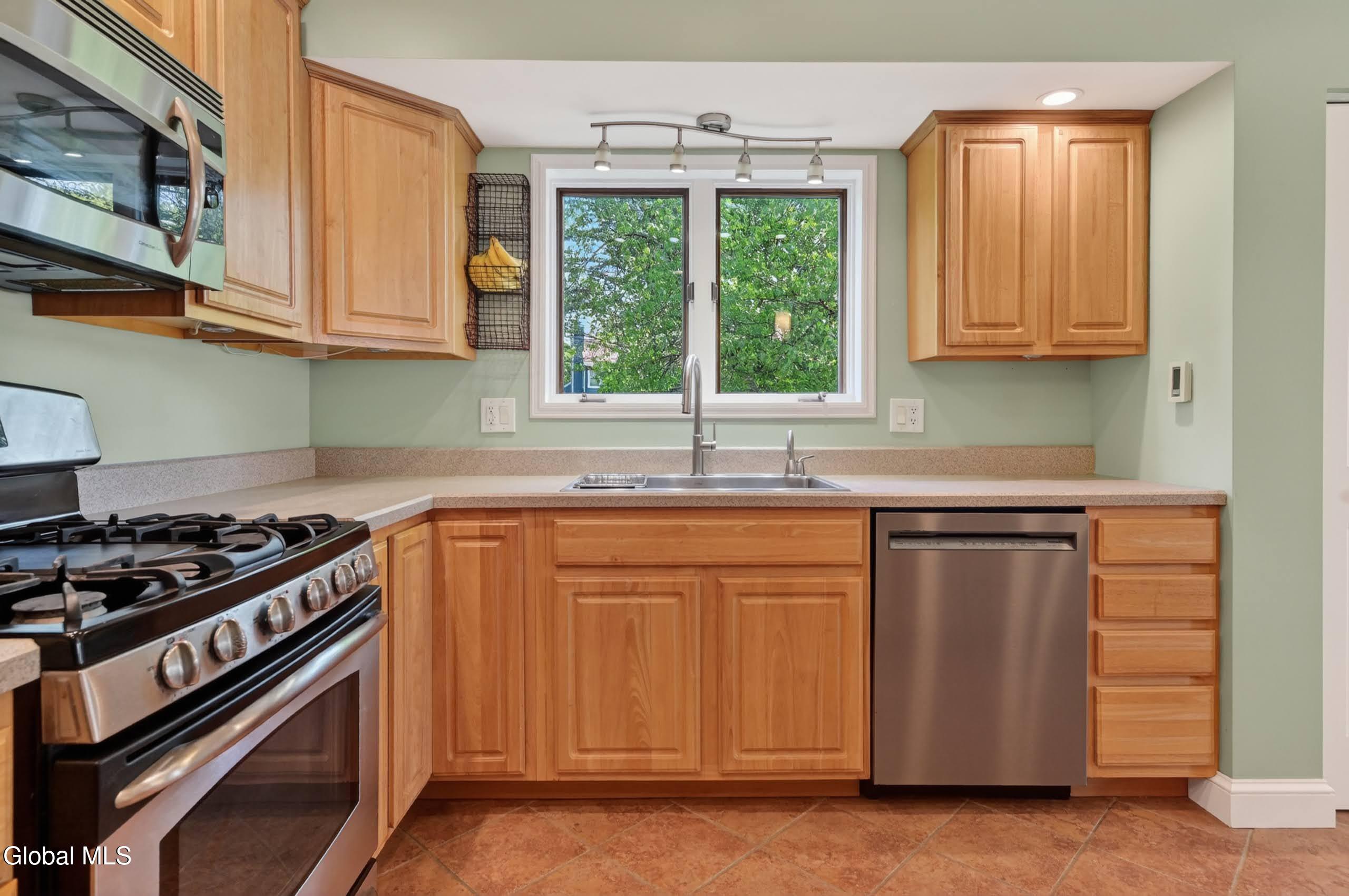 504 Nathaniel Drive Schenectady NY 12303