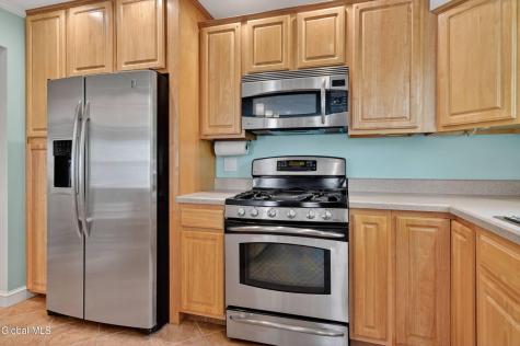 504 Nathaniel Drive Schenectady NY 12303