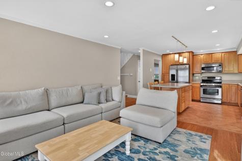 504 Nathaniel Drive Schenectady NY 12303