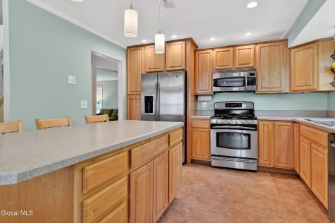 504 Nathaniel Drive Schenectady NY 12303