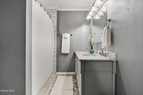 160 Clamsteam Road Halfmoon NY 12065