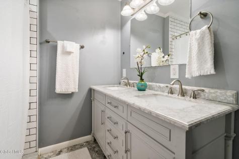 160 Clamsteam Road Halfmoon NY 12065