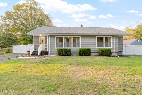 160 Clamsteam Road Halfmoon NY 12065