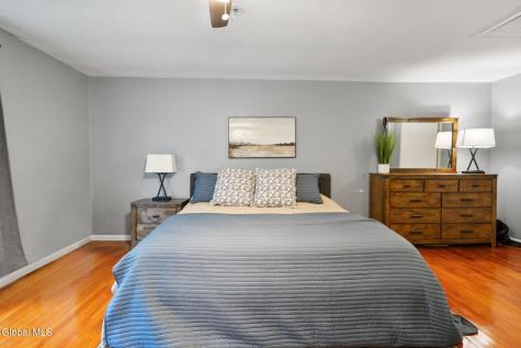 160 Clamsteam Road Halfmoon NY 12065