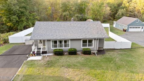 160 Clamsteam Road Halfmoon NY 12065