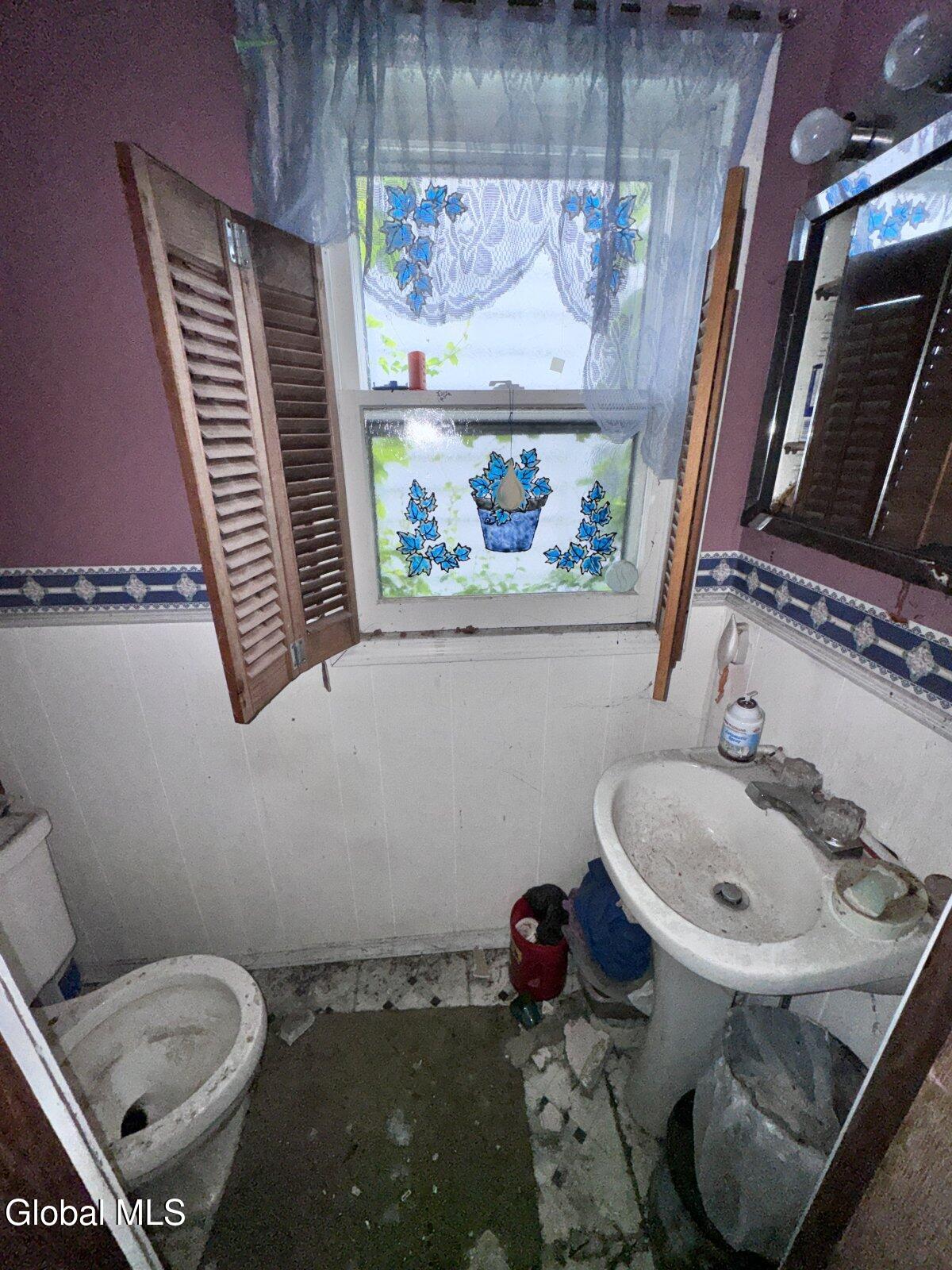 15 Grotto Court Watervliet NY 12189