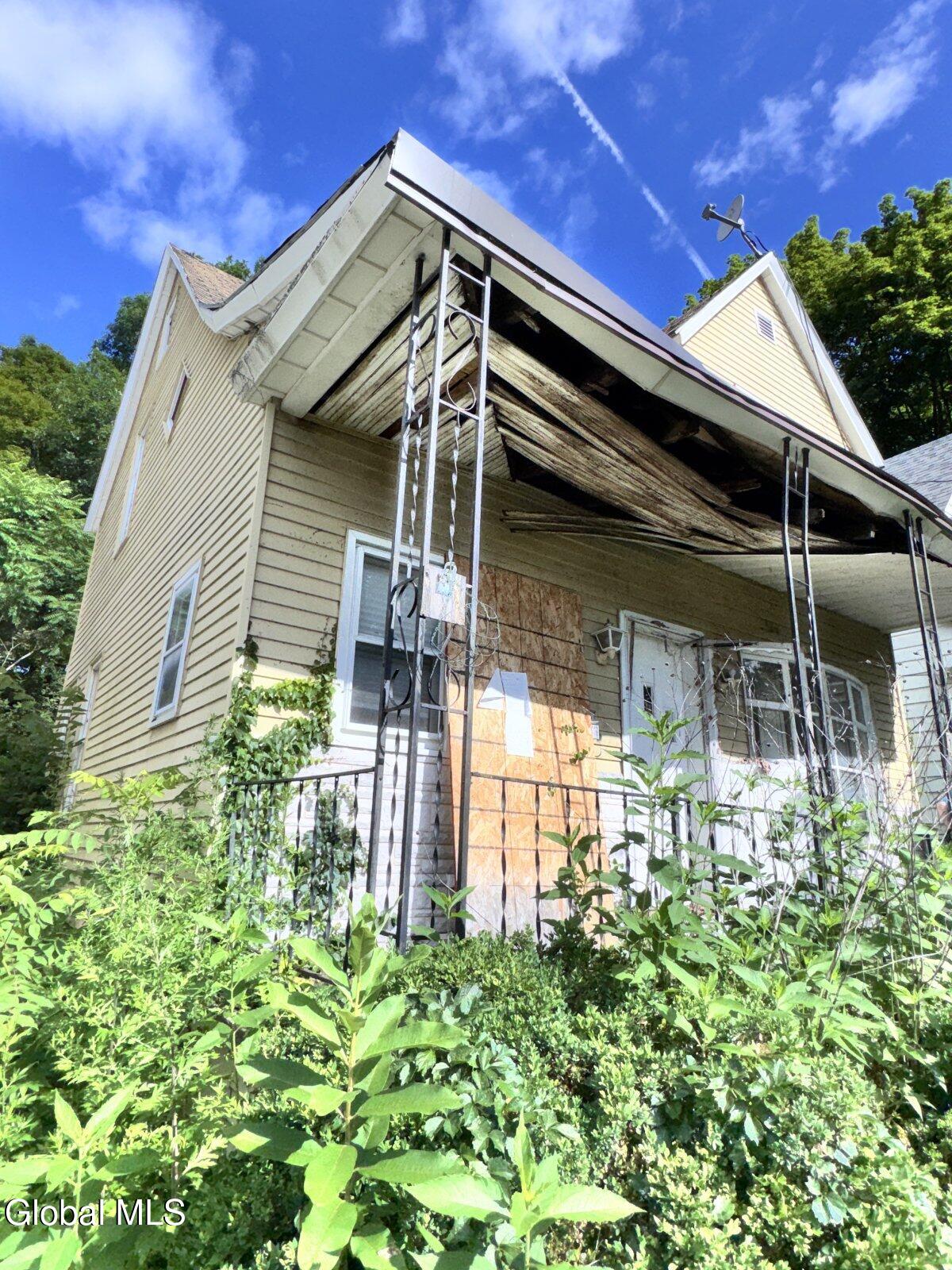 15 Grotto Court Watervliet NY 12189