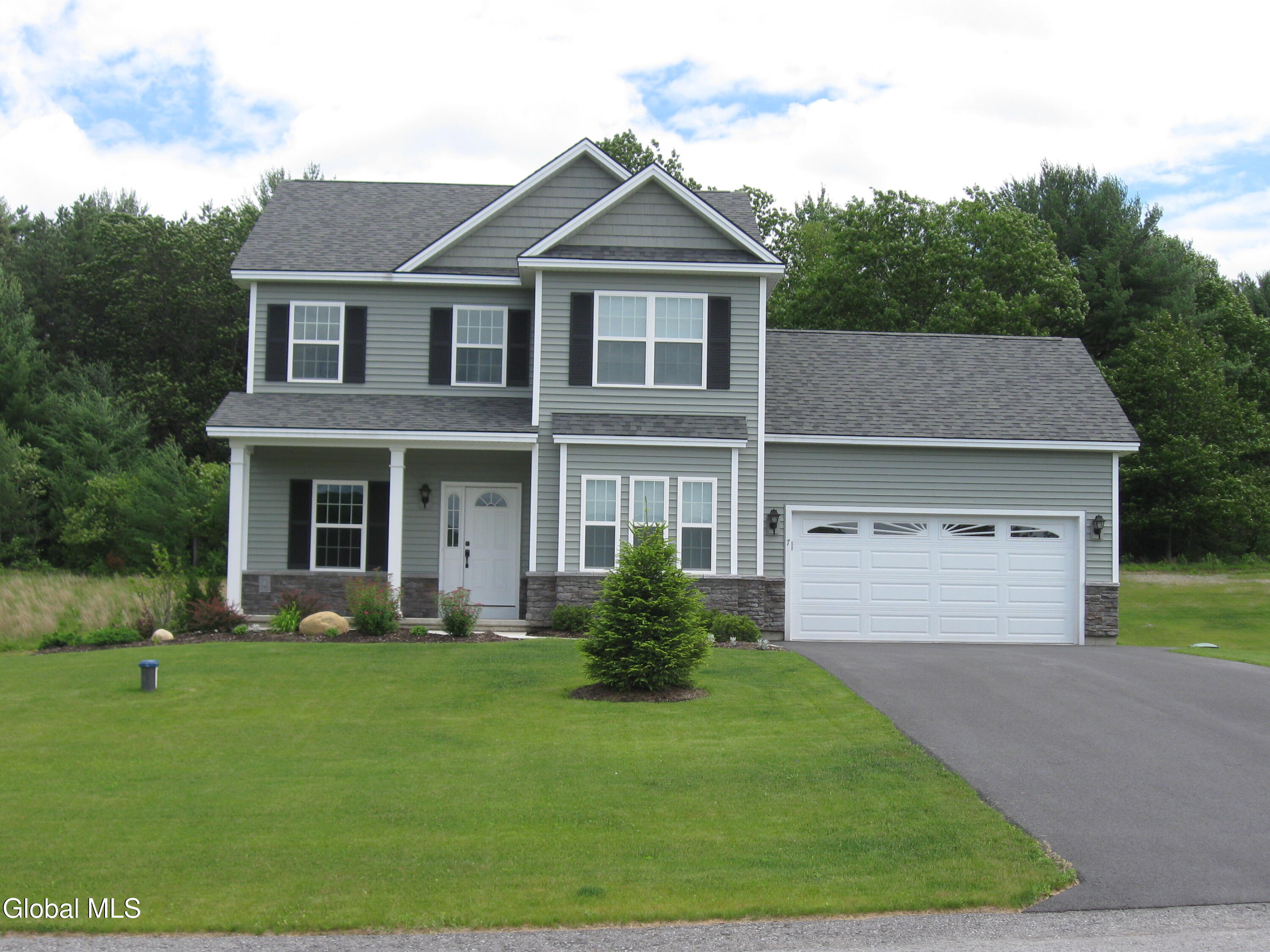 24 Dean Thomas Way Queensbury NY 12804