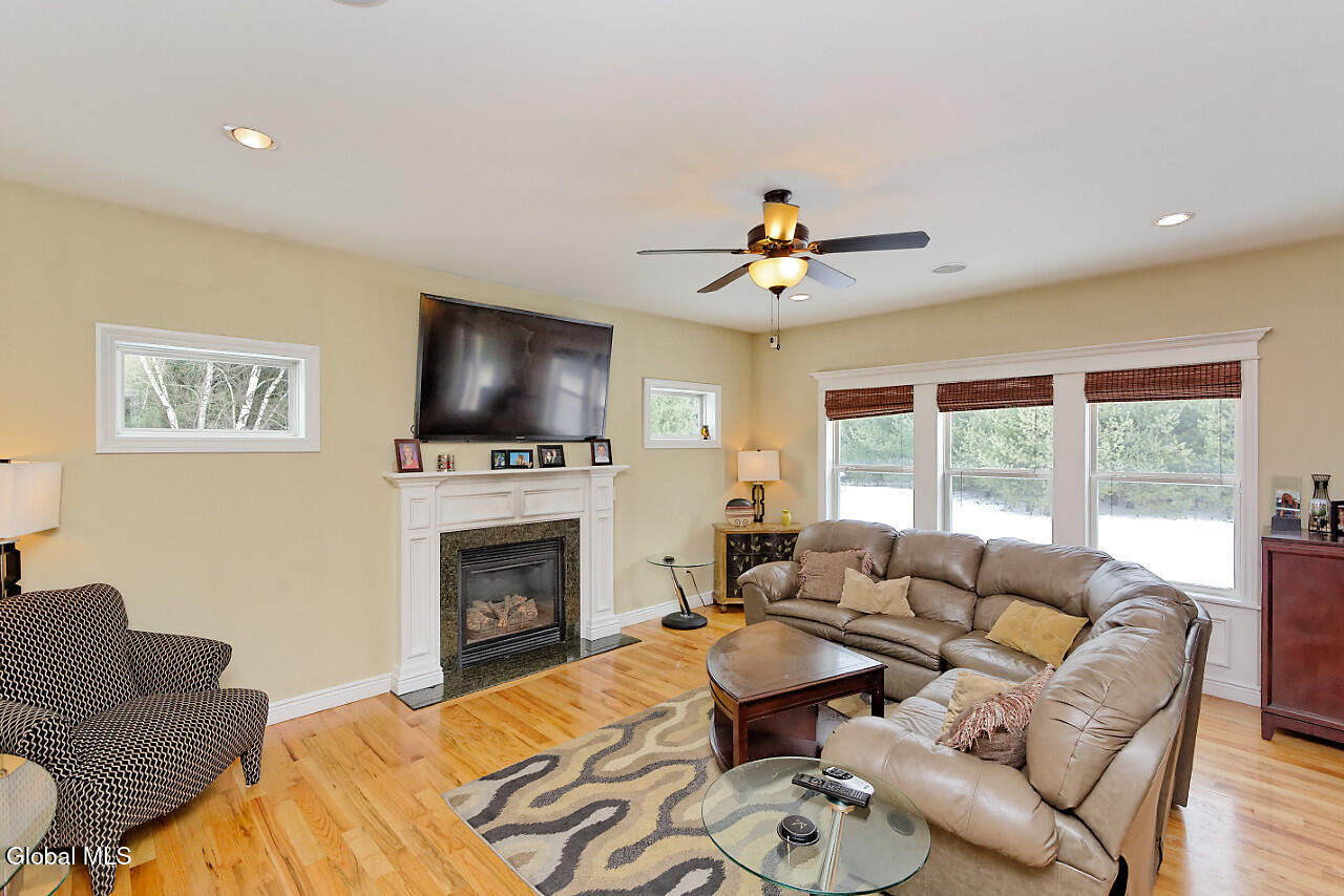 24 Dean Thomas Way Queensbury NY 12804