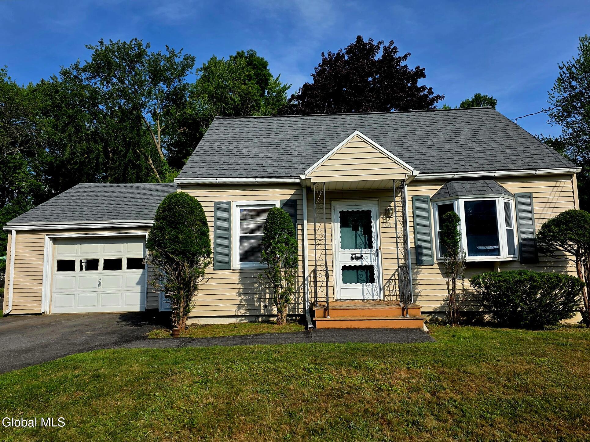 5514 E Woodlawn Place Utica NY 13403