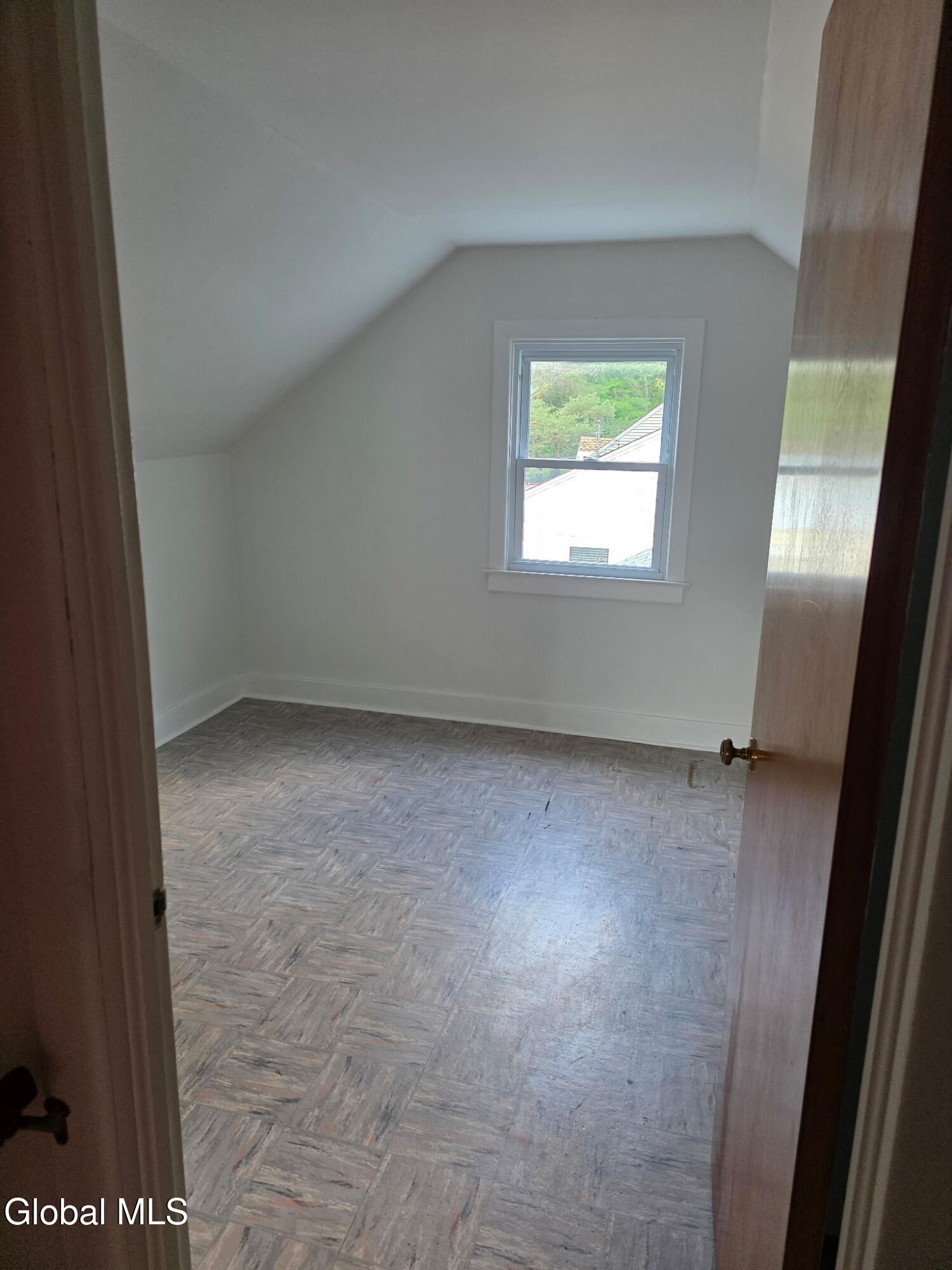 5514 E Woodlawn Place Utica NY 13403