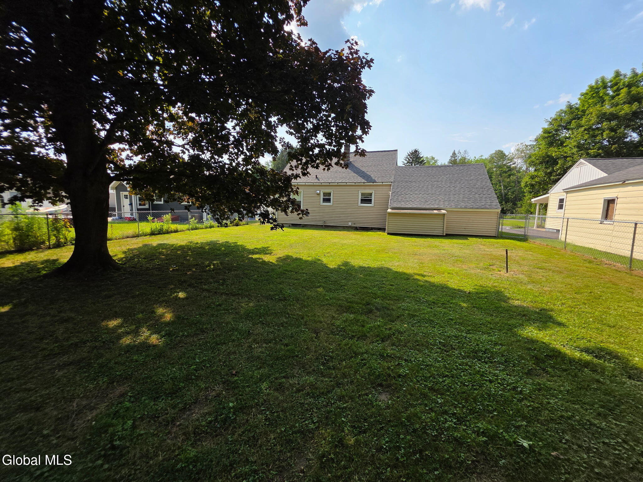 5514 E Woodlawn Place Utica NY 13403