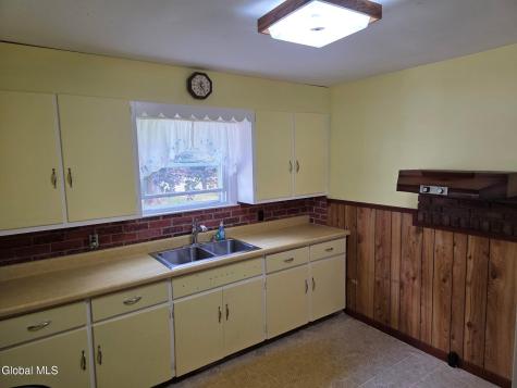 5514 E Woodlawn Place Utica NY 13403