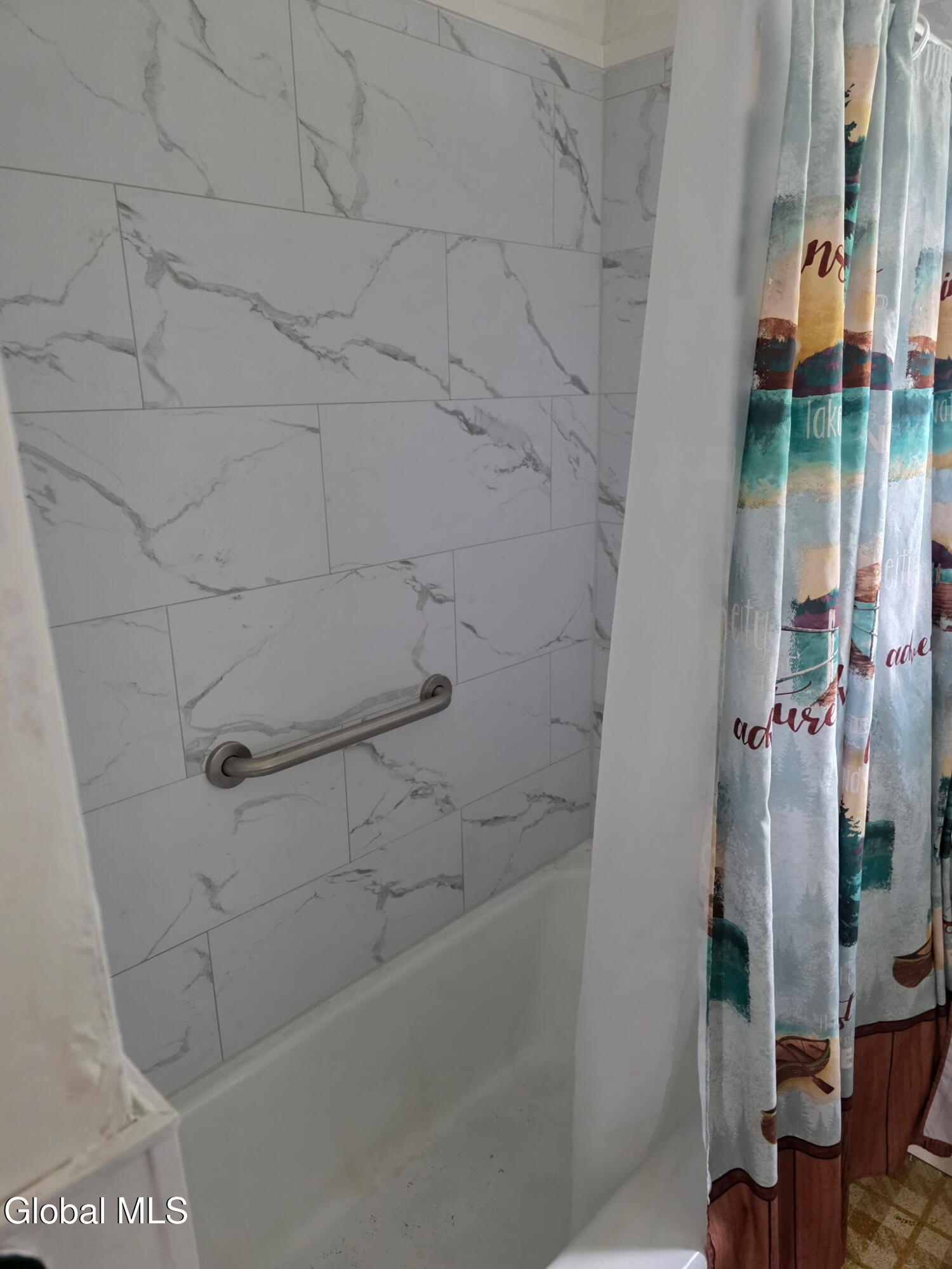5514 E Woodlawn Place Utica NY 13403