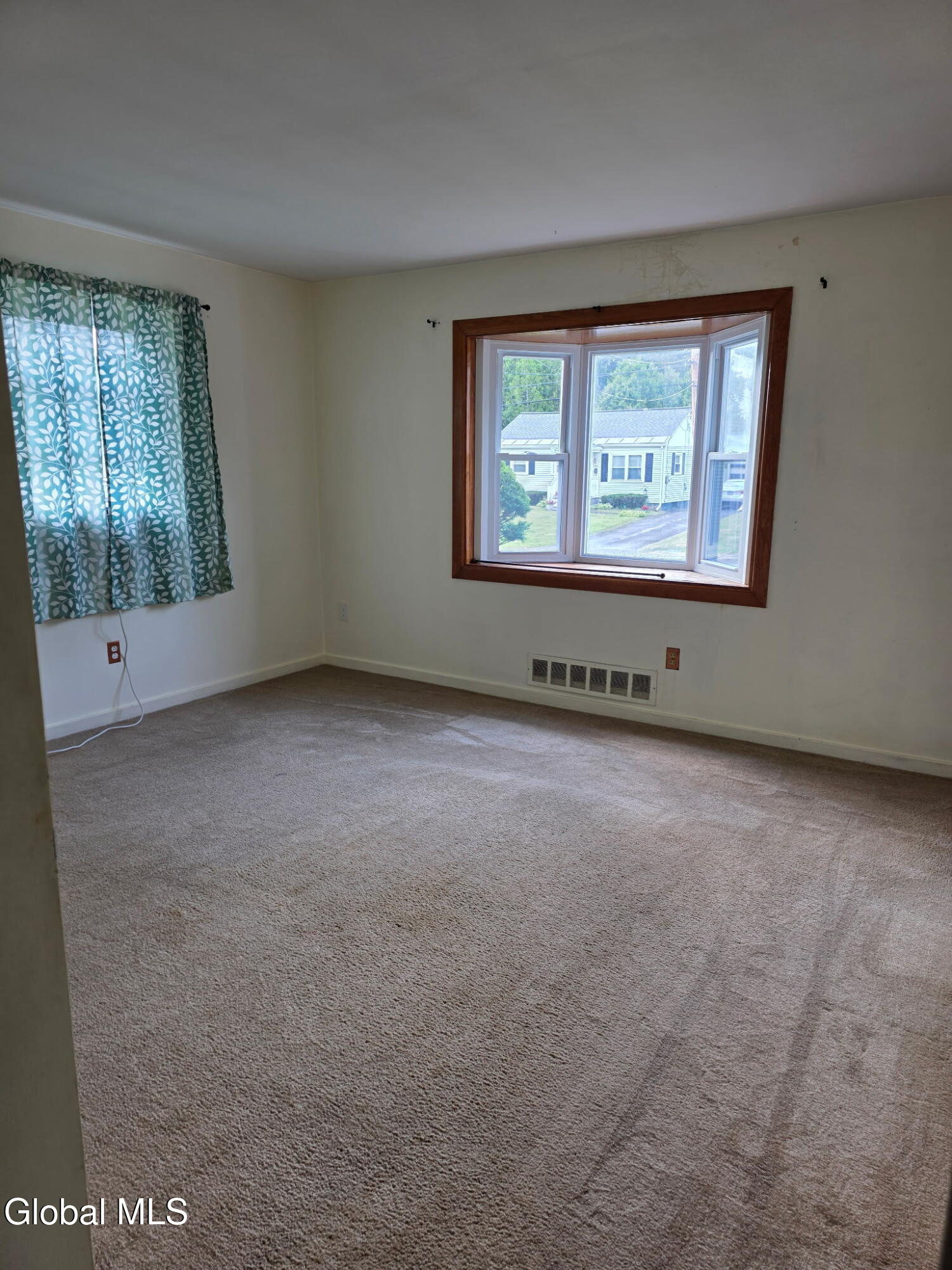5514 E Woodlawn Place Utica NY 13403