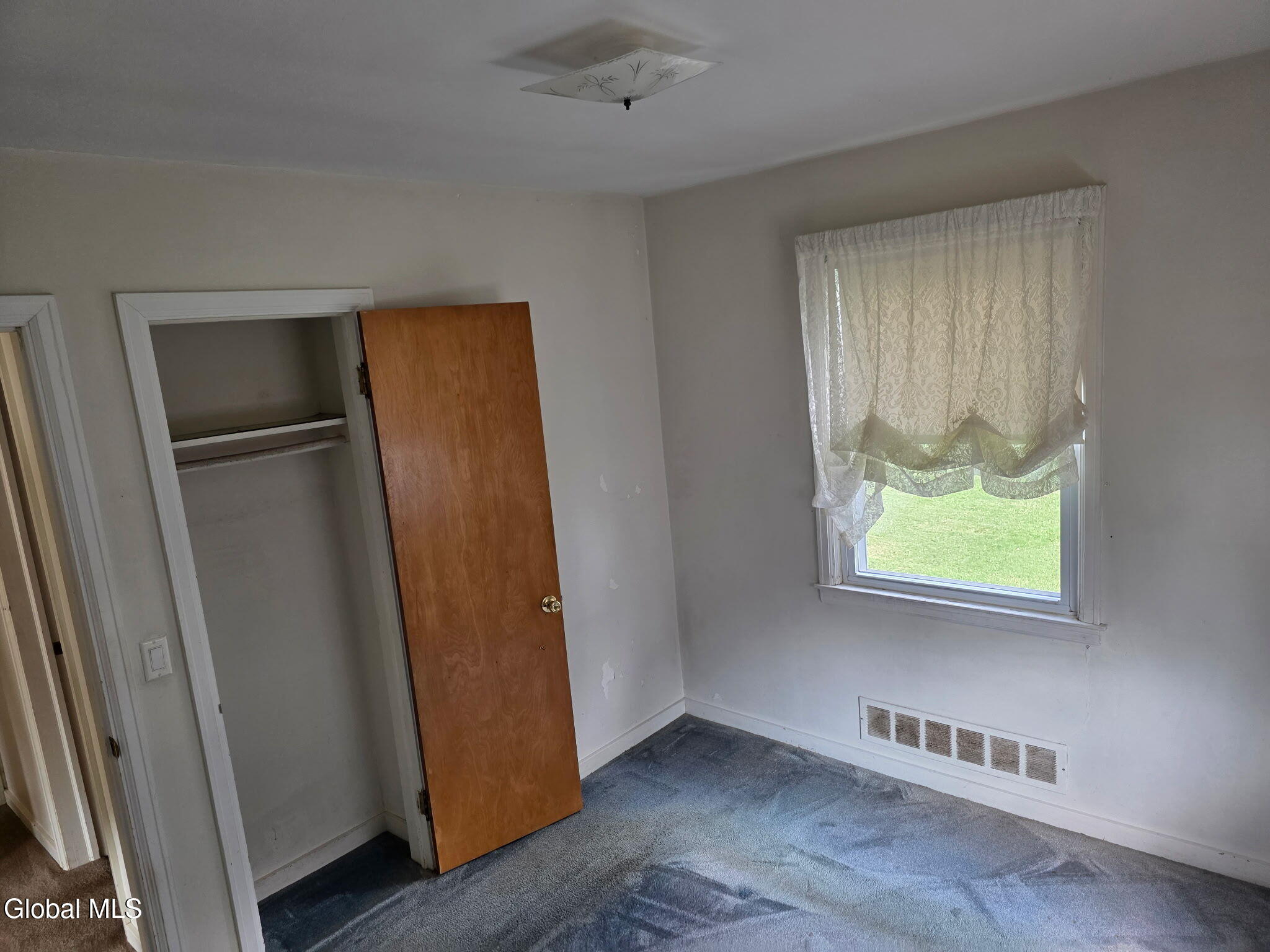 5514 E Woodlawn Place Utica NY 13403