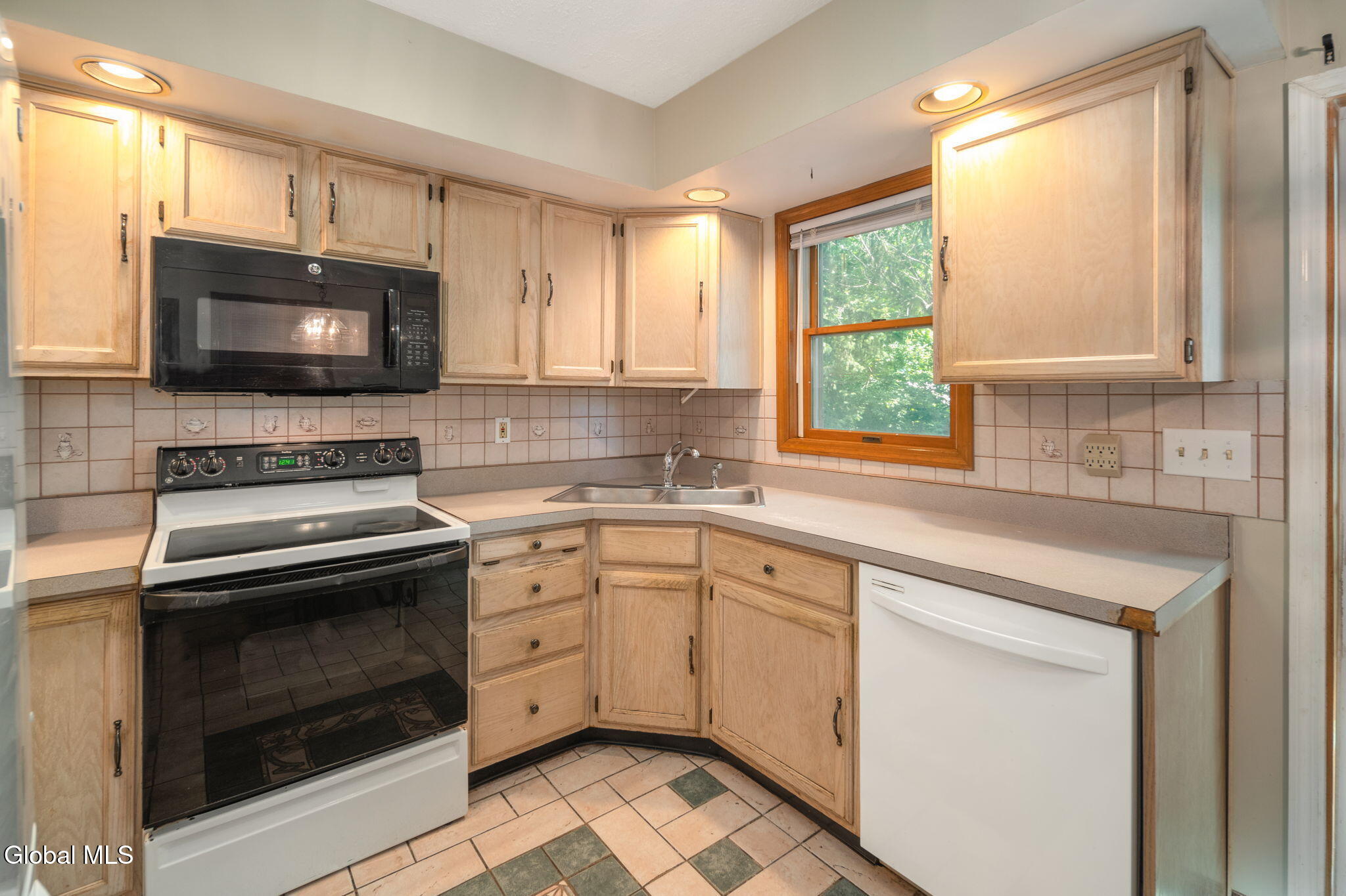 1407 Chestnut Street Watervliet NY 12189