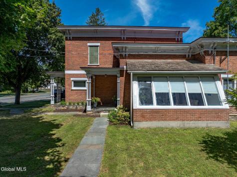 8 North Park Street Cambridge NY 12816