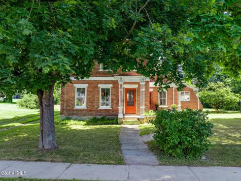 8 North Park Street Cambridge NY 12816