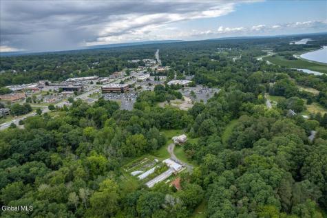 4070 River Road Niskayuna NY 12309