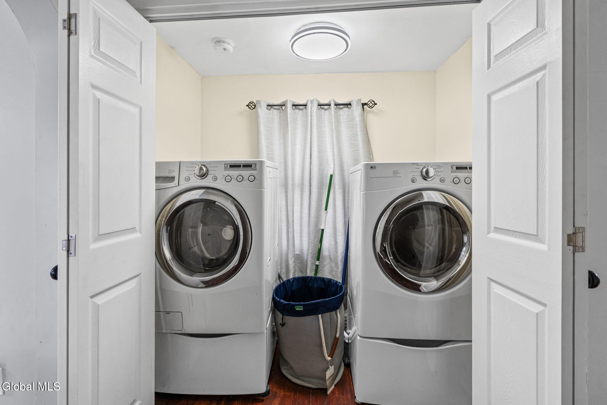 1321 Helderberg Avenue Schenectady NY 12306