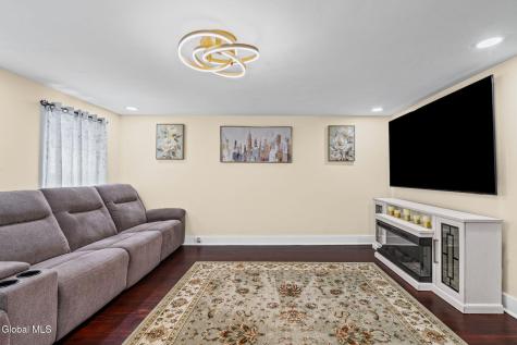 1321 Helderberg Avenue Schenectady NY 12306