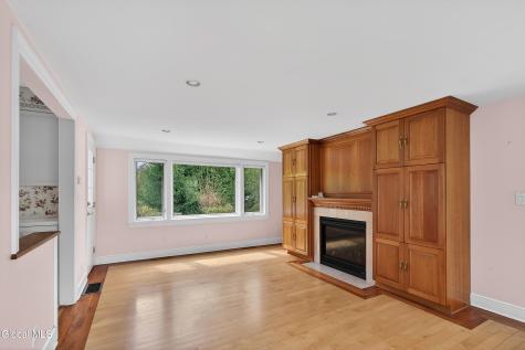 2 N Helderberg Parkway Slingerlands NY 12159