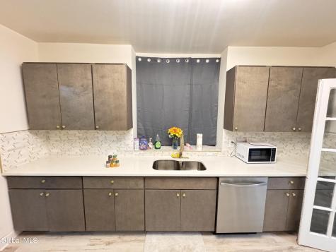 22 Fairlawn Avenue Albany NY 12203