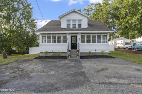 12 Poplar Street Colonie NY 12205