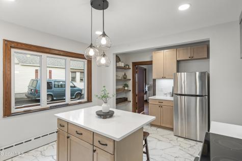 12 Poplar Street Colonie NY 12205