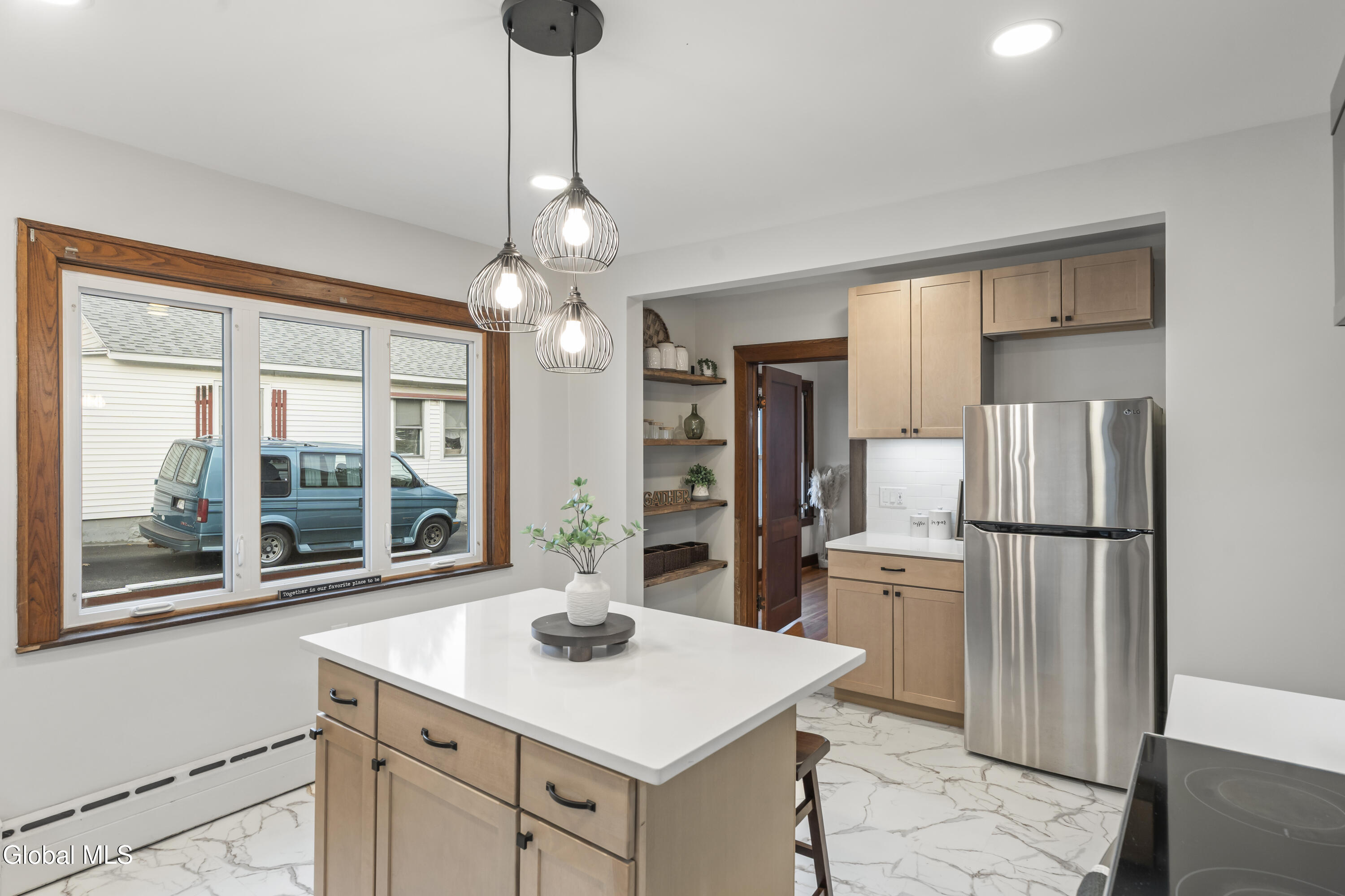12 Poplar Street Colonie NY 12205