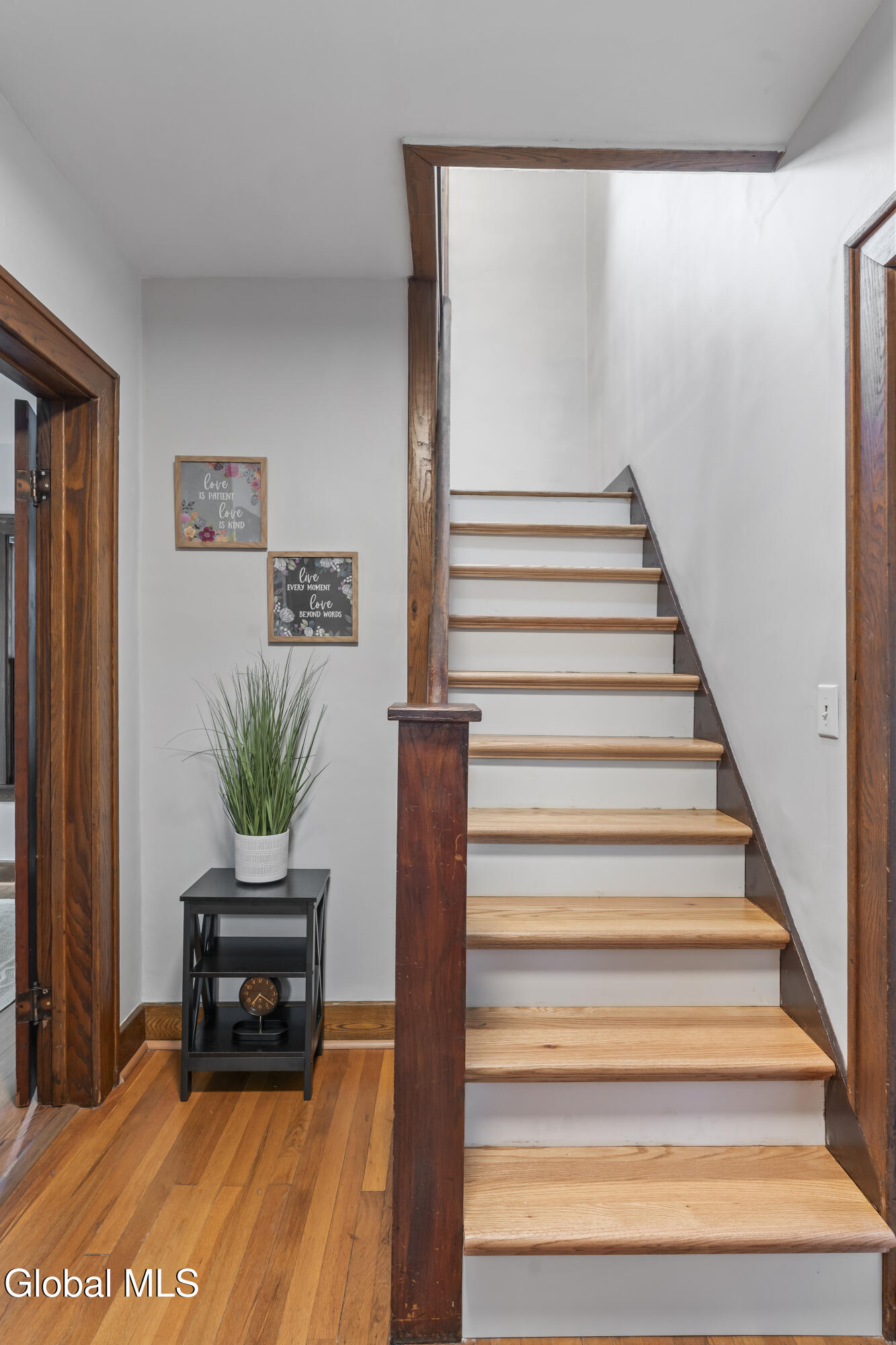 12 Poplar Street Colonie NY 12205