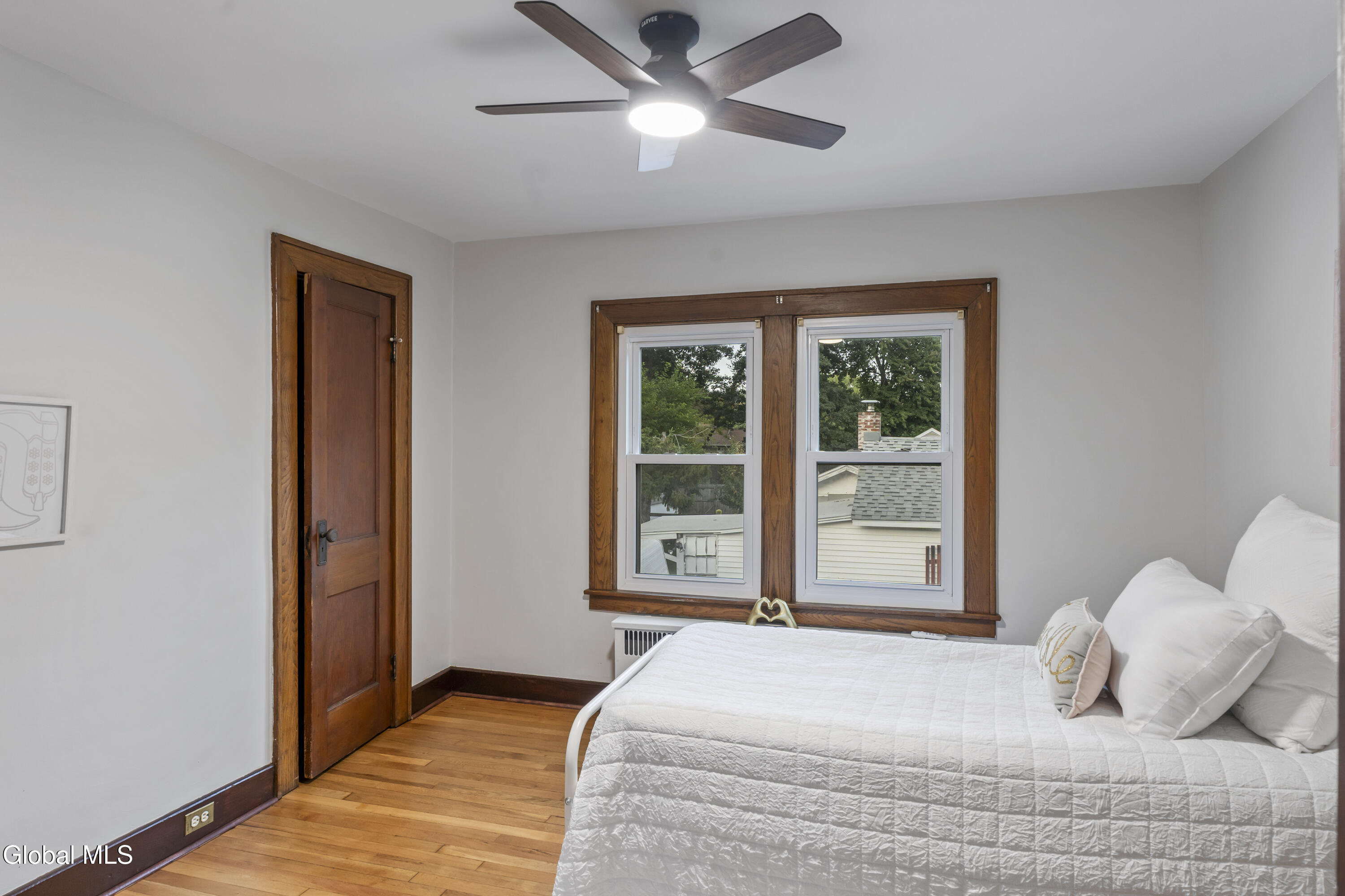 12 Poplar Street Colonie NY 12205