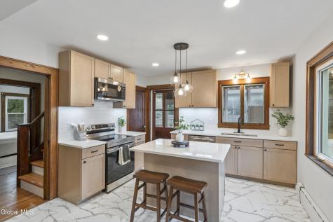 12 Poplar Street Colonie NY 12205