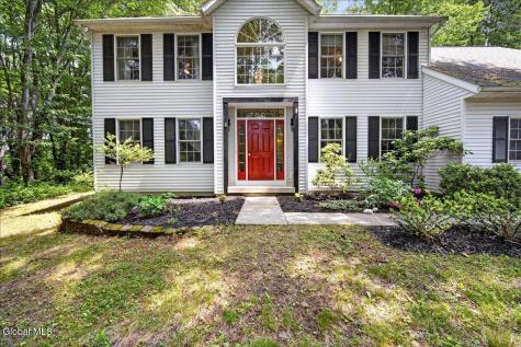 7 Brookview Court Halfmoon NY 12065