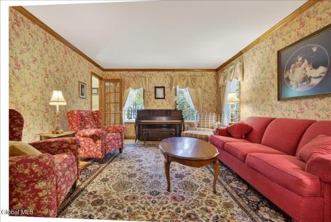7 Brookview Court Halfmoon NY 12065