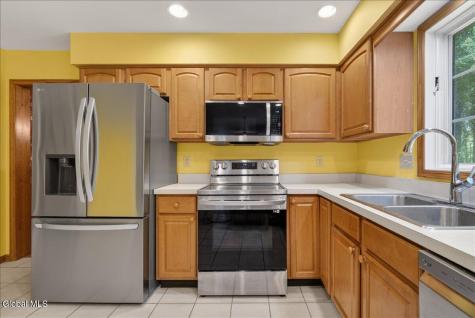 7 Brookview Court Halfmoon NY 12065