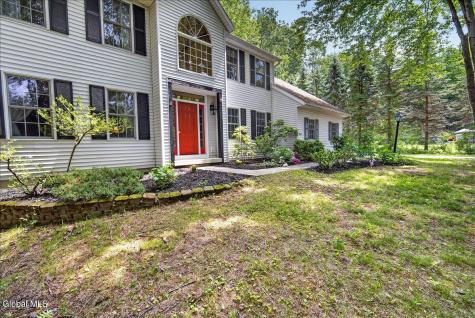 7 Brookview Court Halfmoon NY 12065
