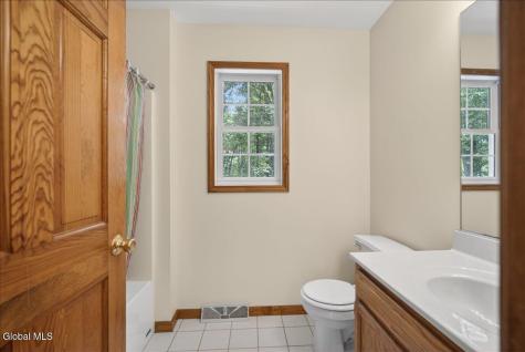 7 Brookview Court Halfmoon NY 12065