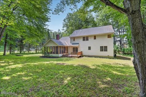 7 Brookview Court Halfmoon NY 12065