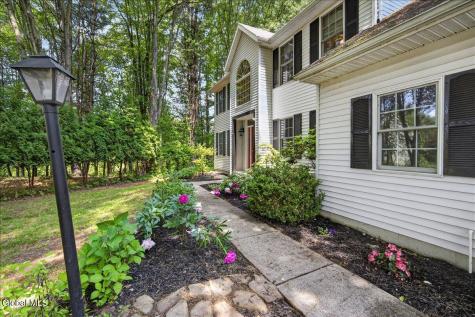 7 Brookview Court Halfmoon NY 12065