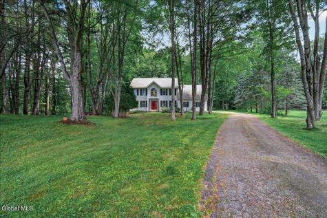 7 Brookview Court Halfmoon NY 12065